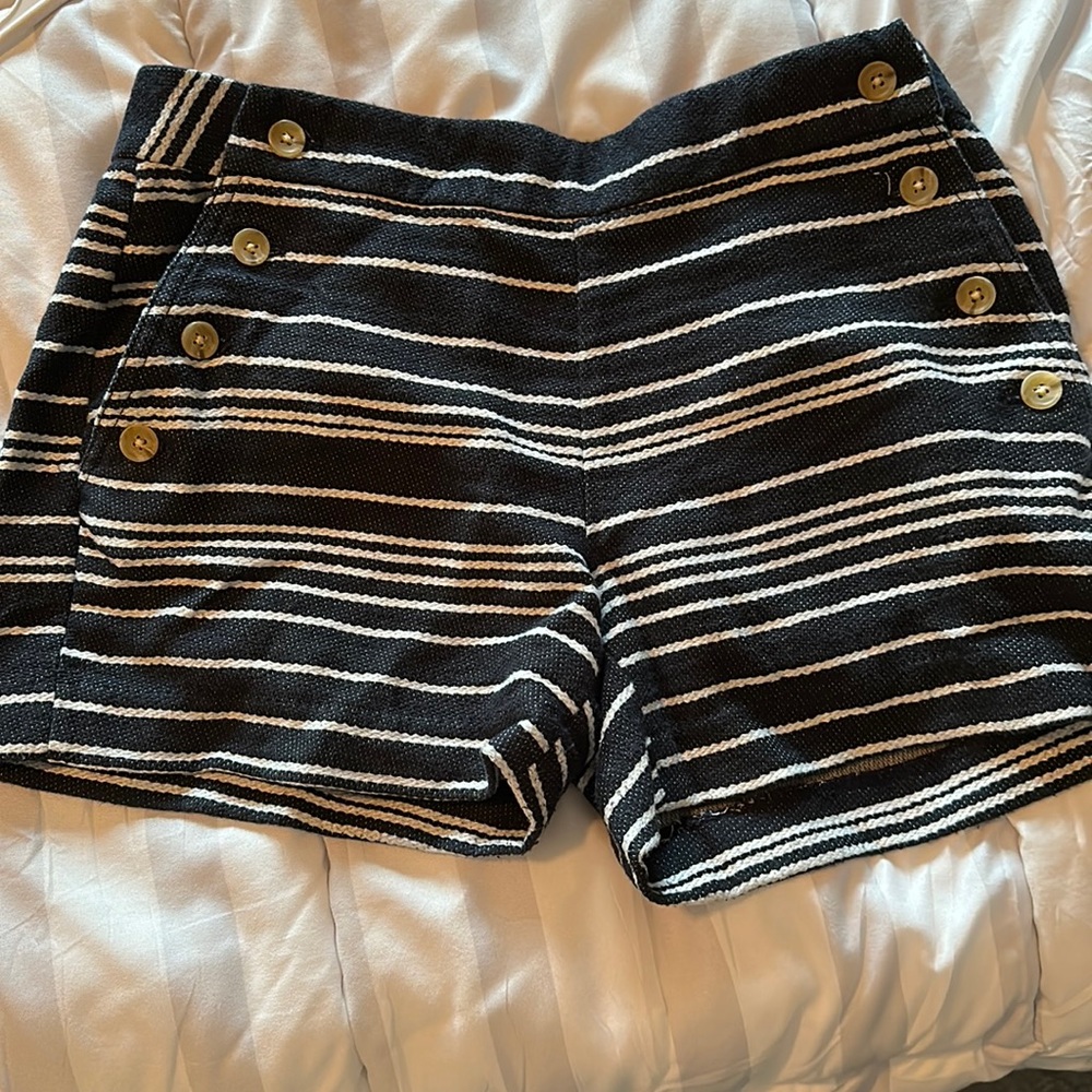 Slight high waisted